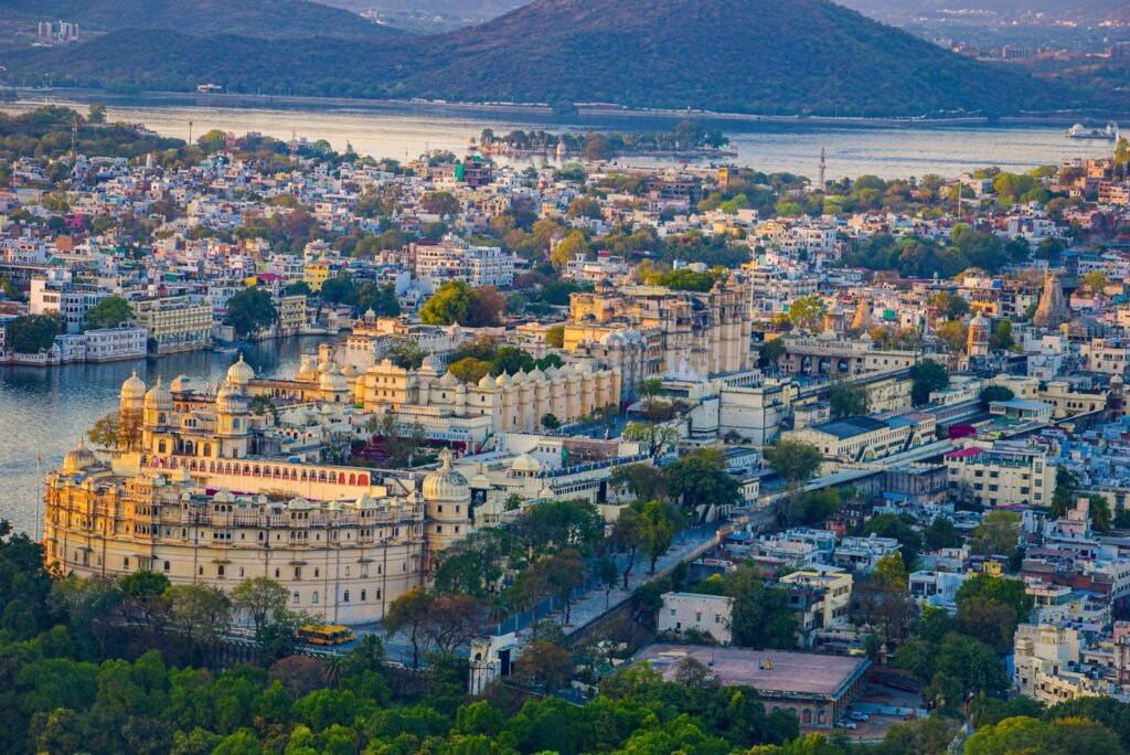 Udaipur Private Palace and Lake Cruise